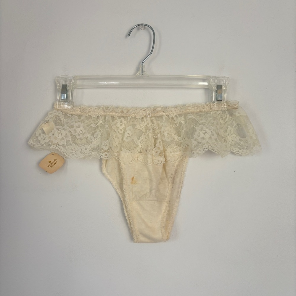 Vintage 80s Victoria’s Secret gold label bottoms.